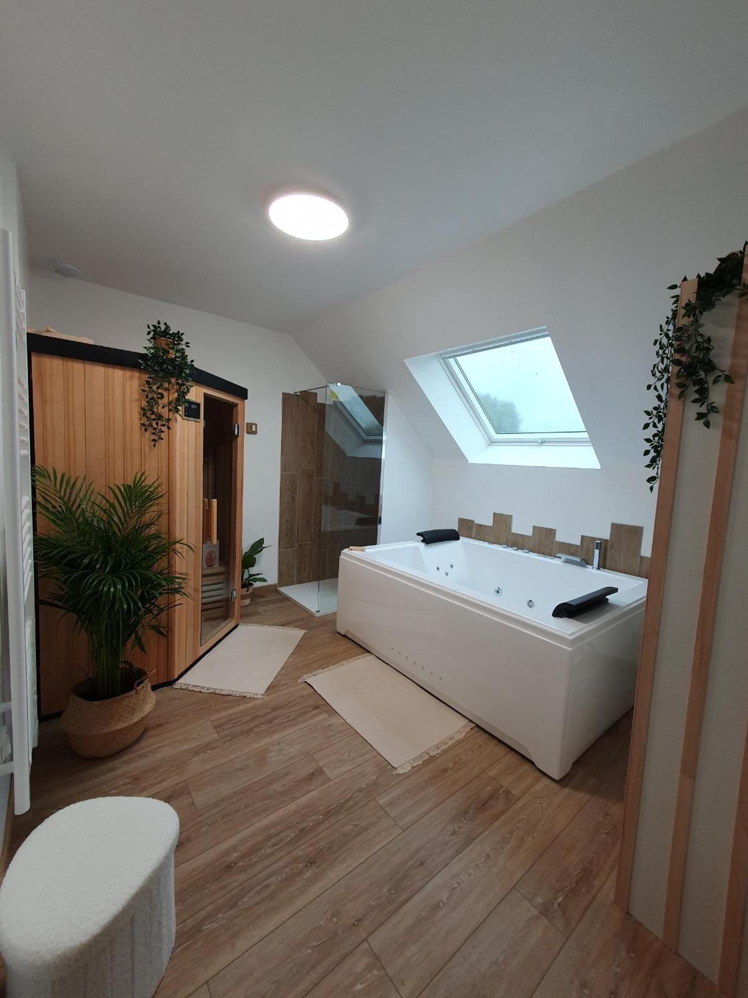 Au Domaine Du Bois Joubert Bed & Breakfast Luzillé Dış mekan fotoğraf